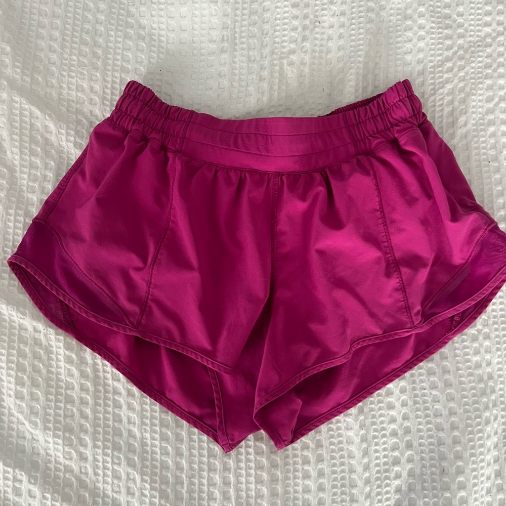 Lululemon Hotty Hot Low-Rise 2.5”